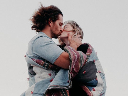 Redes sociales, ¿amigas o enemigas en tu relación de pareja?